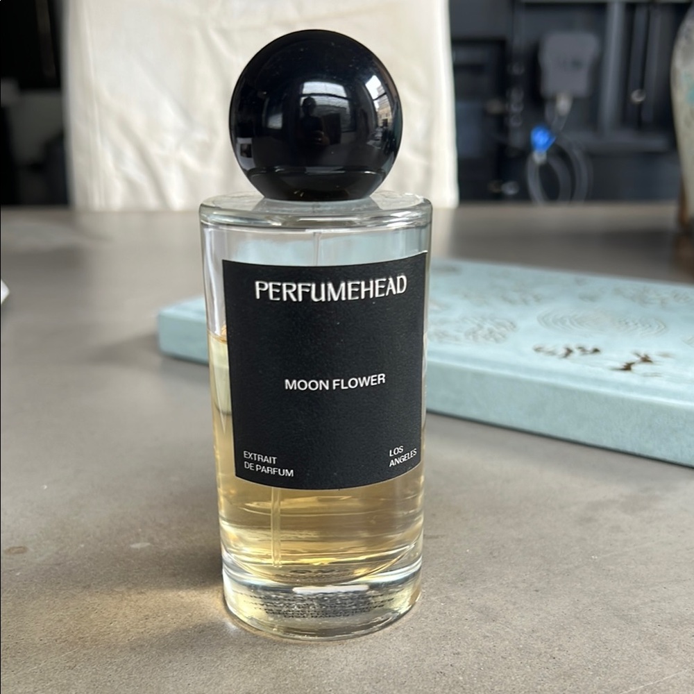 Moon Flower Extrait de Parfum - Black